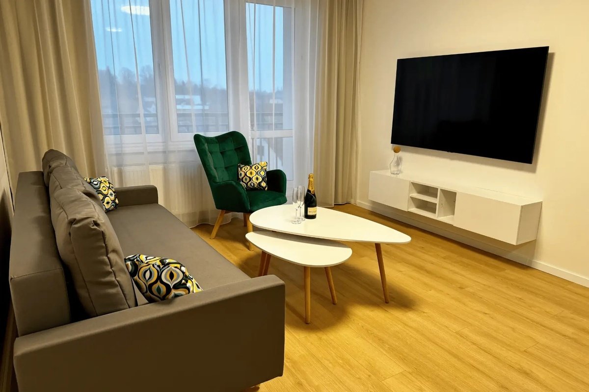 1,5 izbový apartmán + balkón