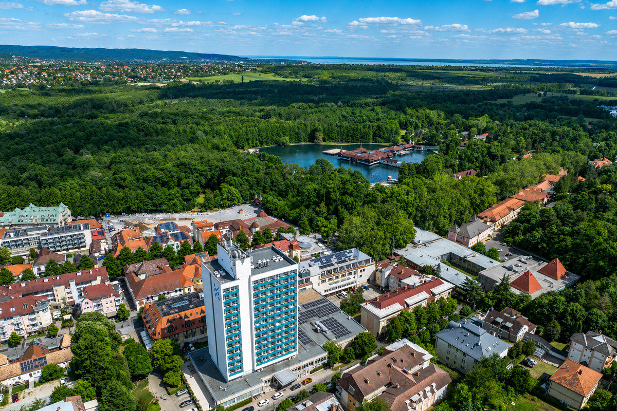 Panorama relax so vstupom do terálneho jazera Hévíz