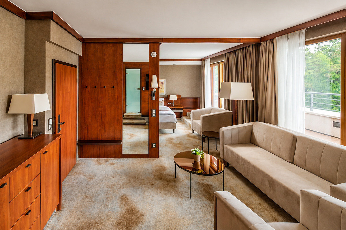 Top Floor Suite